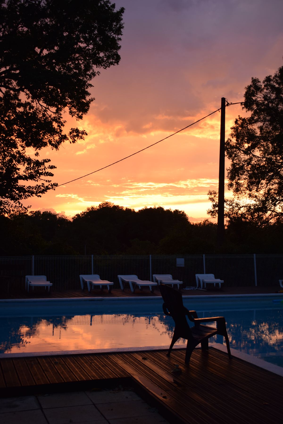 La piscine au coucher du soleil